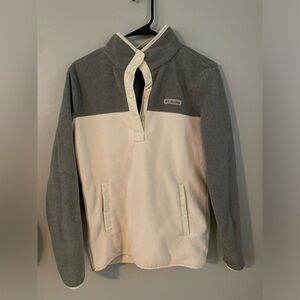 Women’s Columbia 1/4 button up